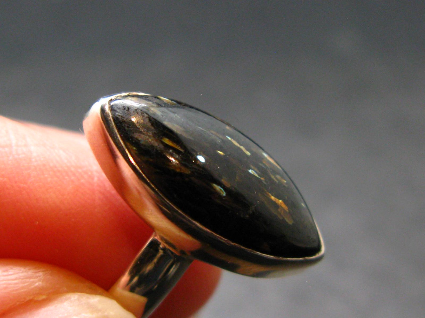 Real!! Very Rare Nuumite Nuummite Sterling Silver Ring from Greenland - 4.59 Grams - Size 6