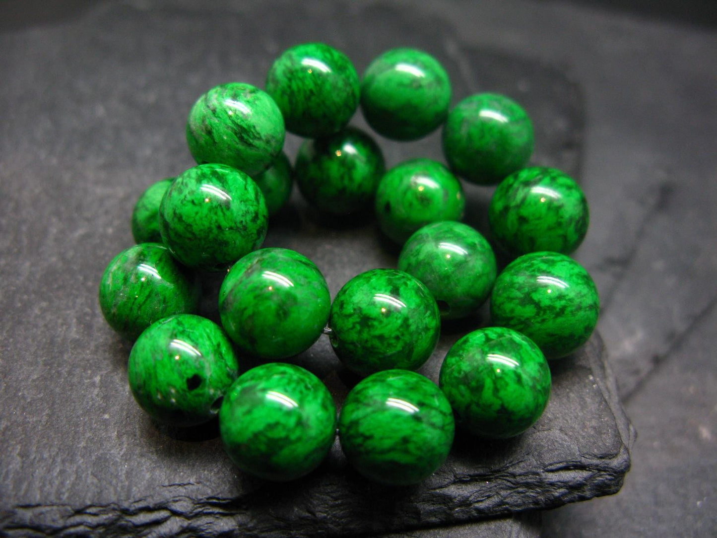 Maw Sit Sit Genuine Bracelet ~ 7 Inches ~ 10mm Round Beads
