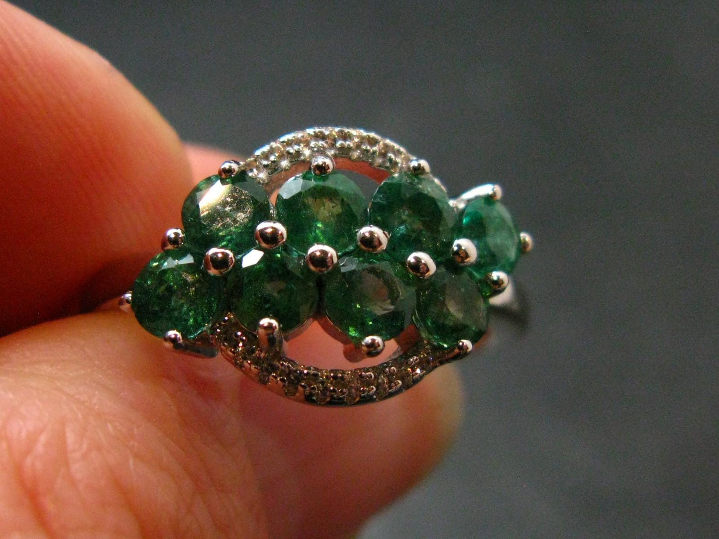 Emerald Faceted Silver Ring from Colombia - 3.69 Grams Total - Size 7.25