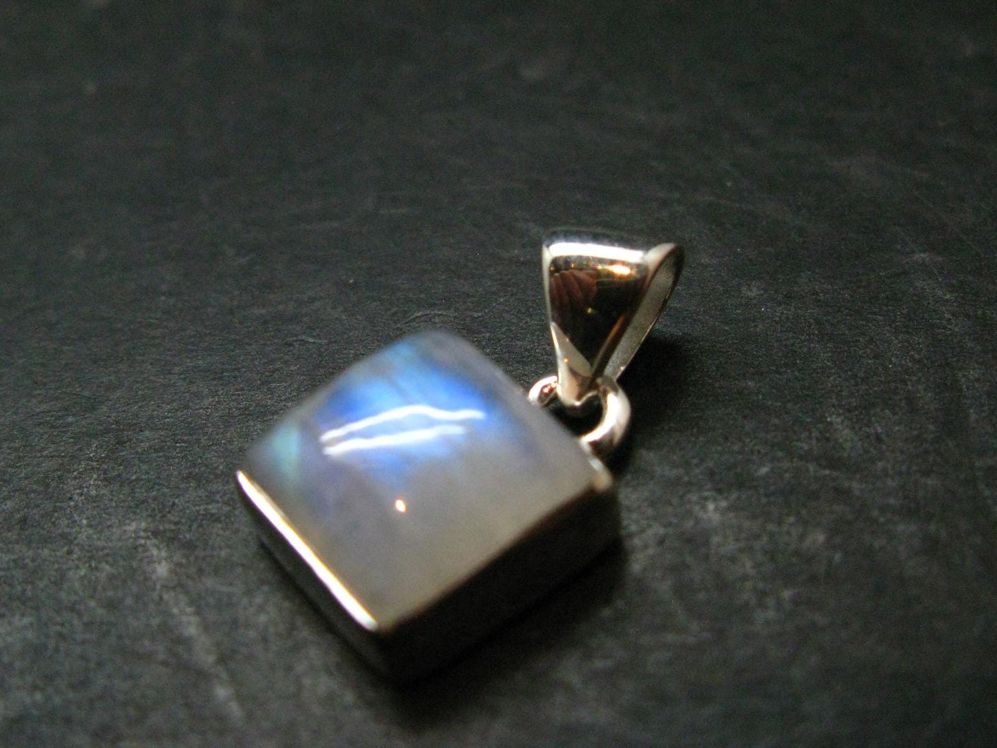 Natural Glow From Inside Moonstone 925 Silver Pendant - 0.7" - 2.64 Grams