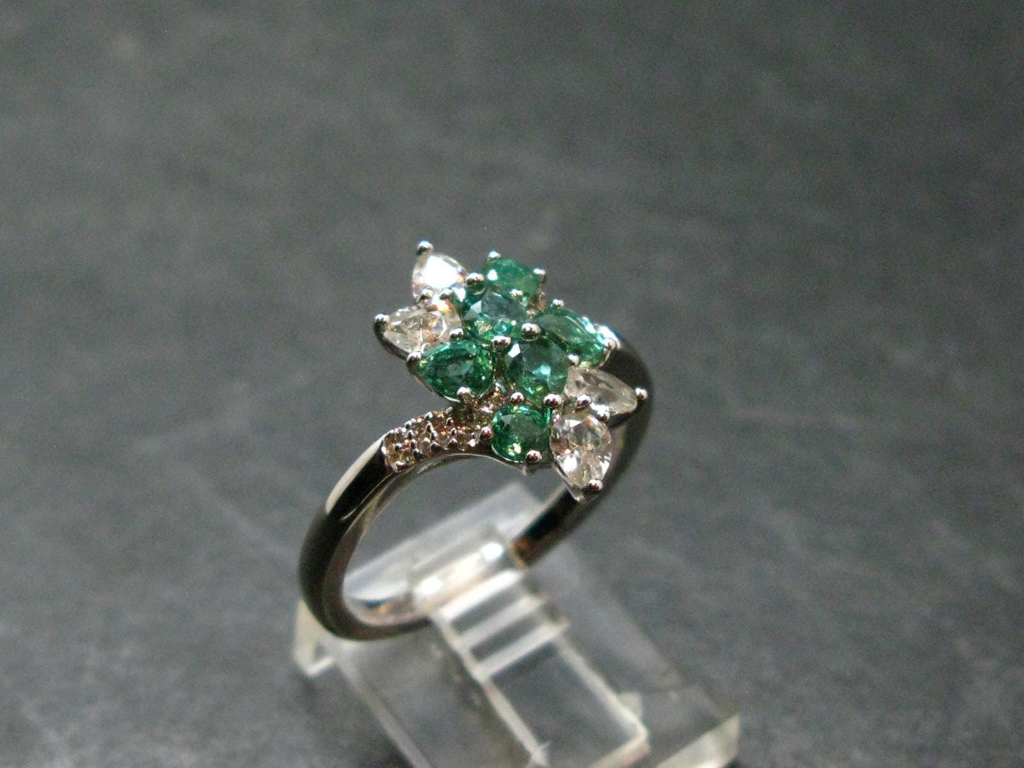 Emerald Faceted Silver Ring from Colombia - 3.75 Grams Total - Size 8.25