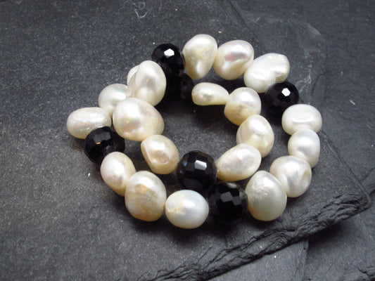 Freshwater Pearl & Crystal Genuine Bracelet ~ 7 Inches ~ 8mm Pearl Beads