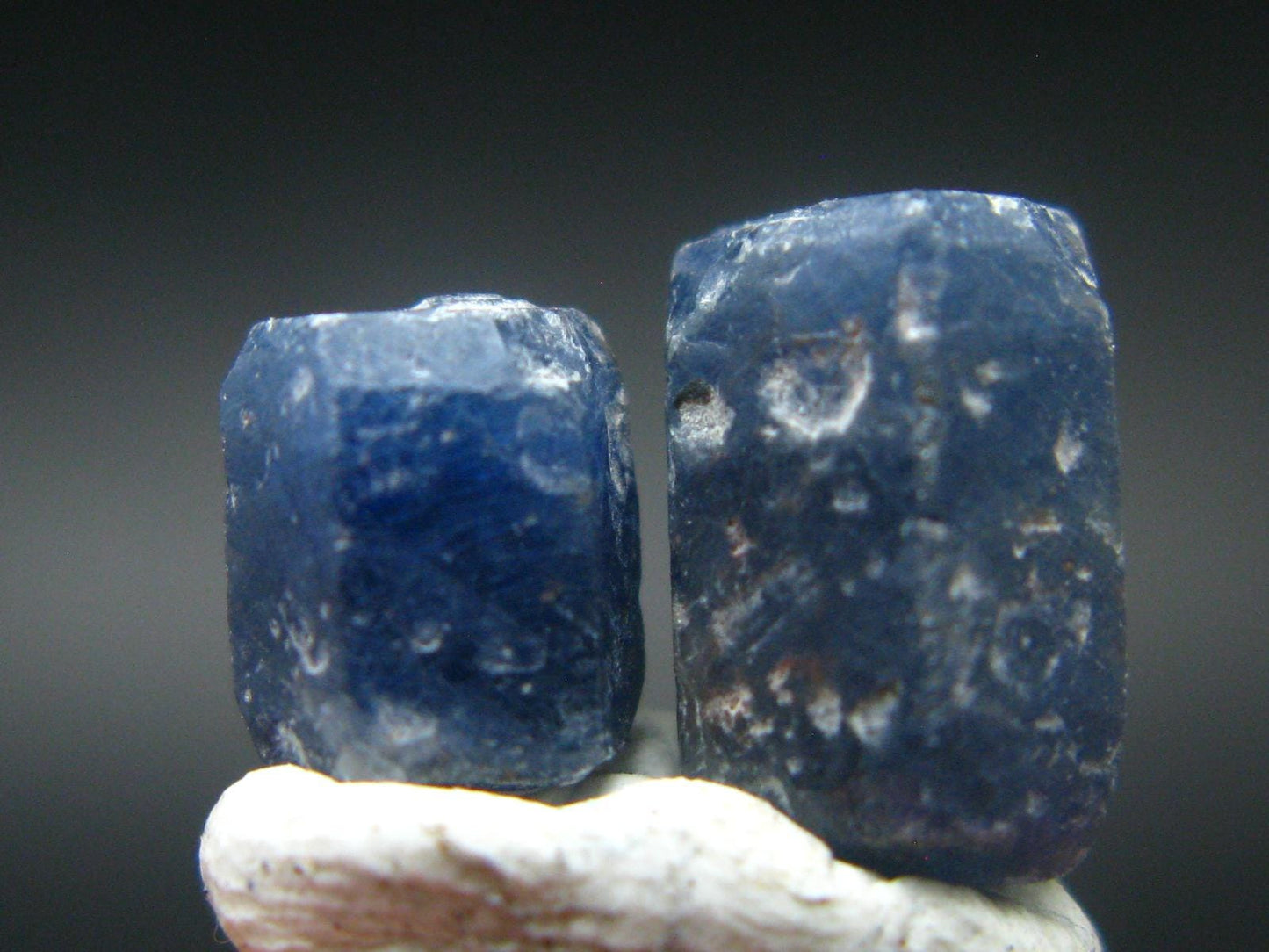 Lot of 10 Blue Sapphire Crystals From Sri Lanka - 55 Carats