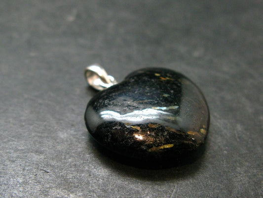 Silver Nuumite Nuummite Heart Pendant From Greenland - 1.0" - 4.51 Grams