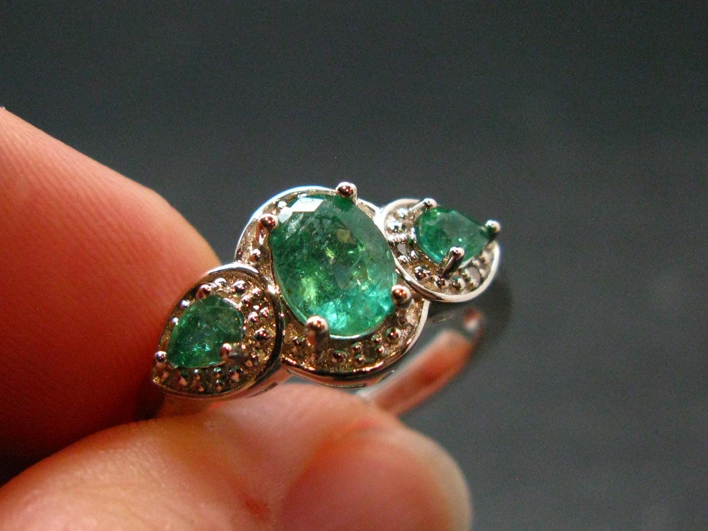 Emerald Faceted Silver Ring from Colombia - 3.5275 Grams Total - Size 6