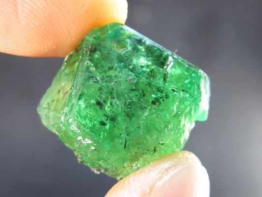 Gem Tsavorite Tsavolite Garnet Crystal From Tanzania - 52.2 Carats - 0.9"