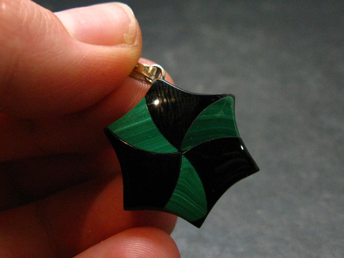 Queen of Green!! Genuine Vivid Vibrant Green Malachite Sterling Silver Pendant - 1.1" - 2.69 Grams