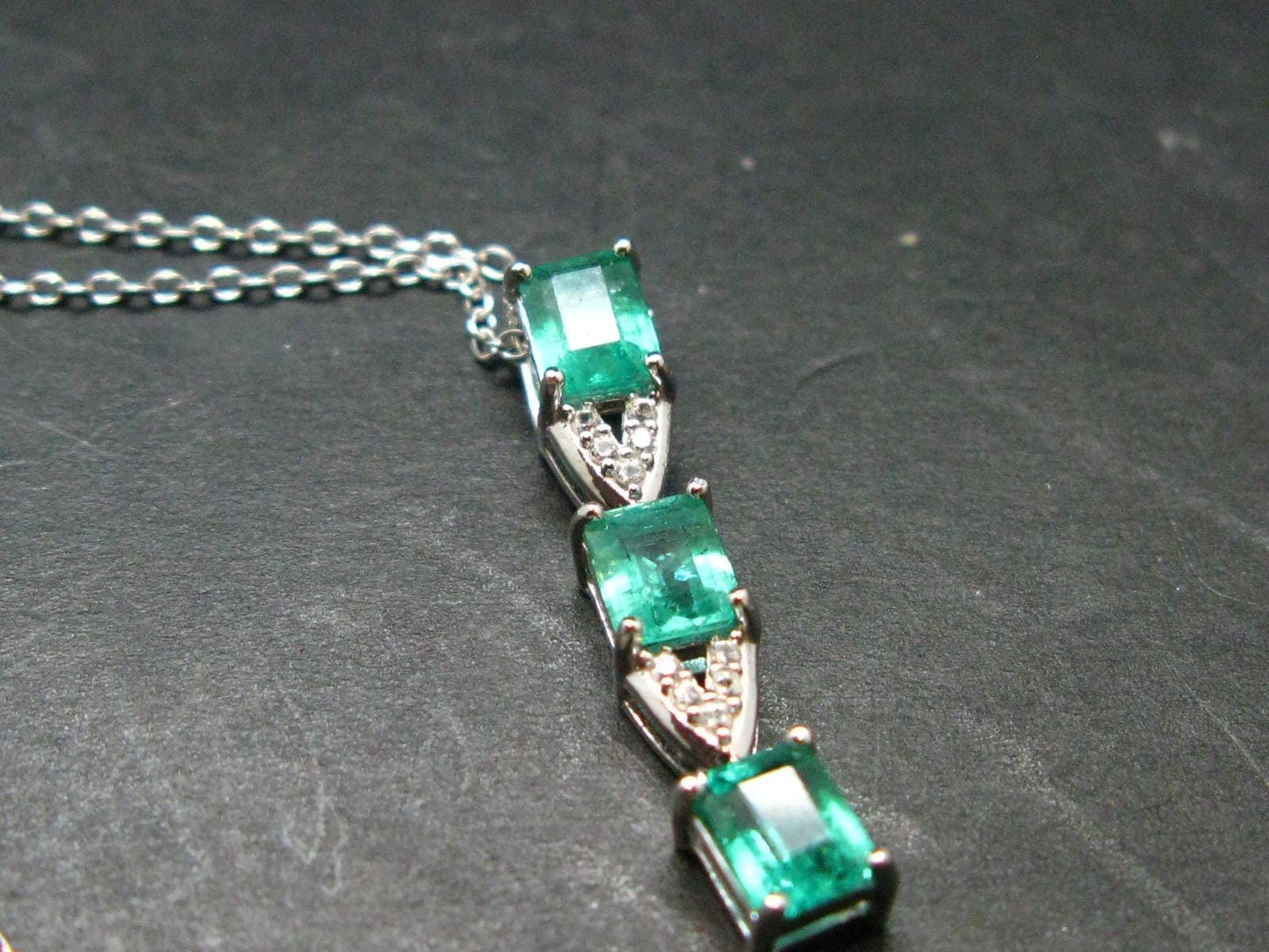 Emerald Silver Pendant W/Chain From Colombia - 1.27 Carats