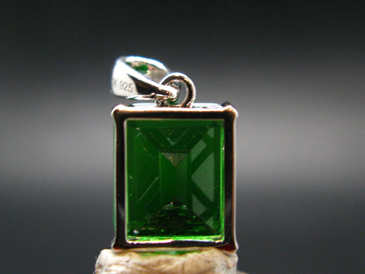 Helenite Gaia Stone Gem Sterling Silver Pendant From Washington - 5.0Carats