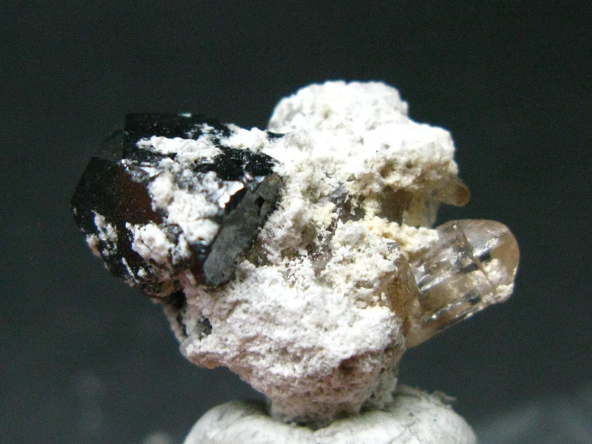 Rare Topaz & Bixbyite Crystal from Utah, USA - 5.11 Grams - 0.9"