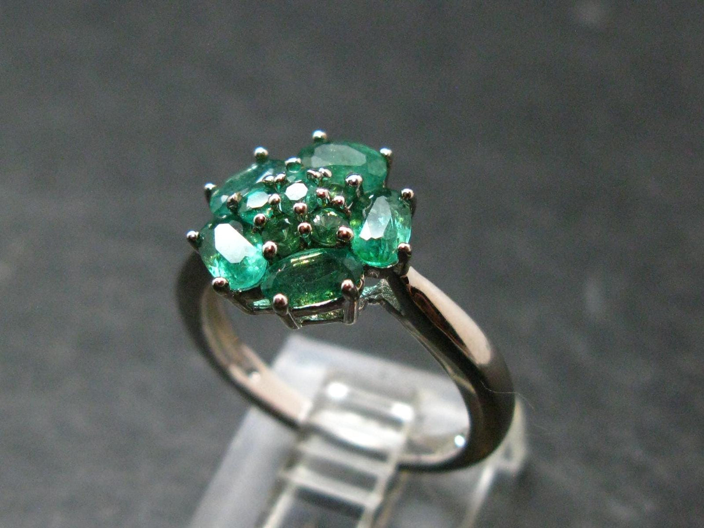 Emerald Faceted Silver Ring from Colombia - 2.94 Grams Total - Size 6
