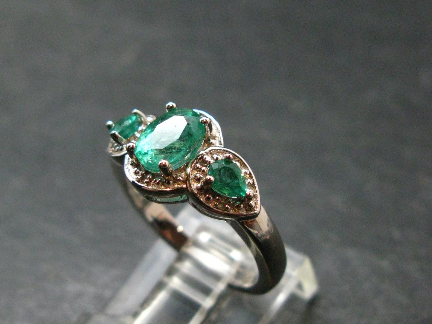 Emerald Faceted Silver Ring from Colombia - 3.5275 Grams Total - Size 6