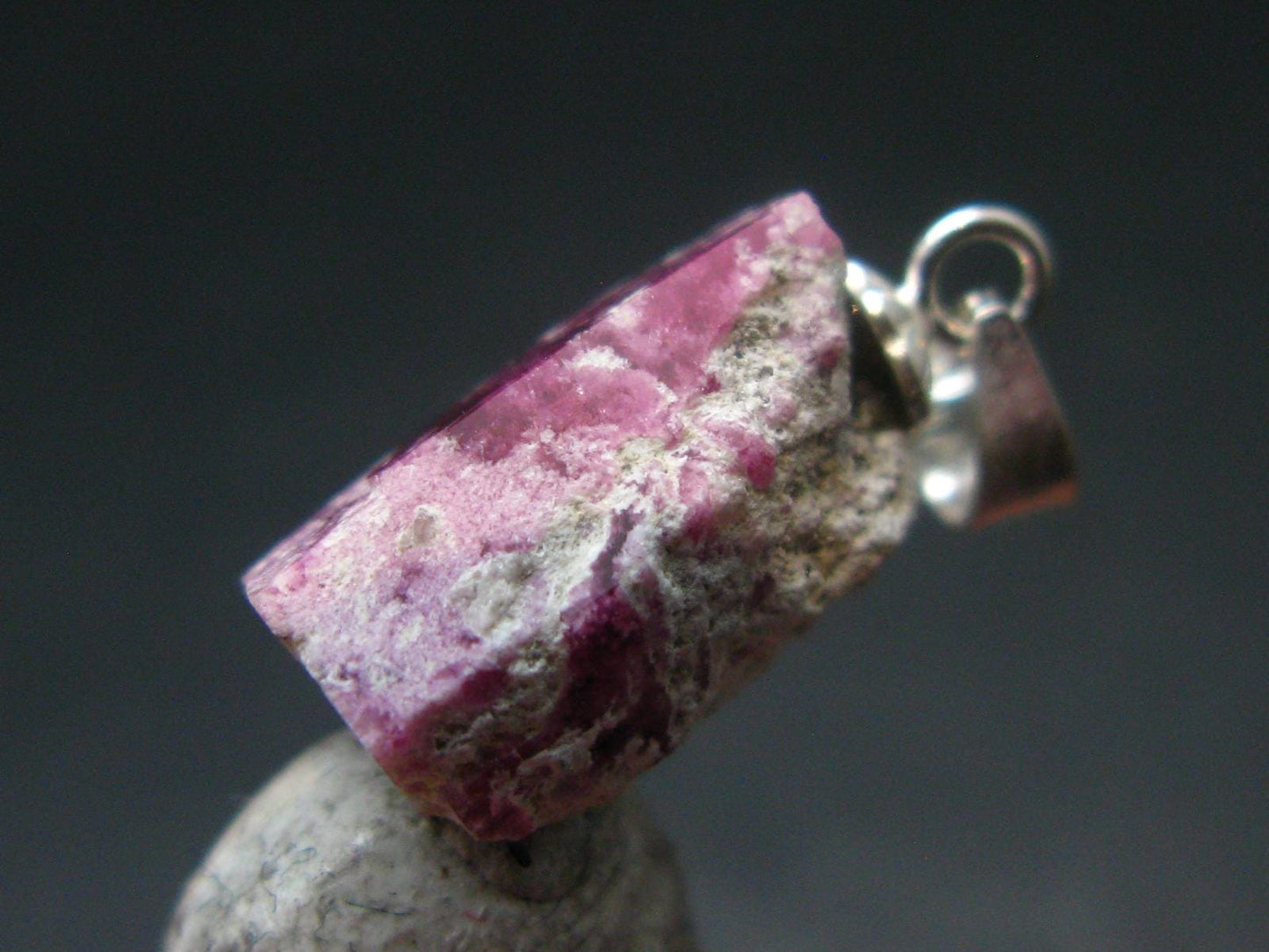 Bixbite Red Emerald Beryl Silver Pendant From Utah USA - 6.36 Carats - 0.8"