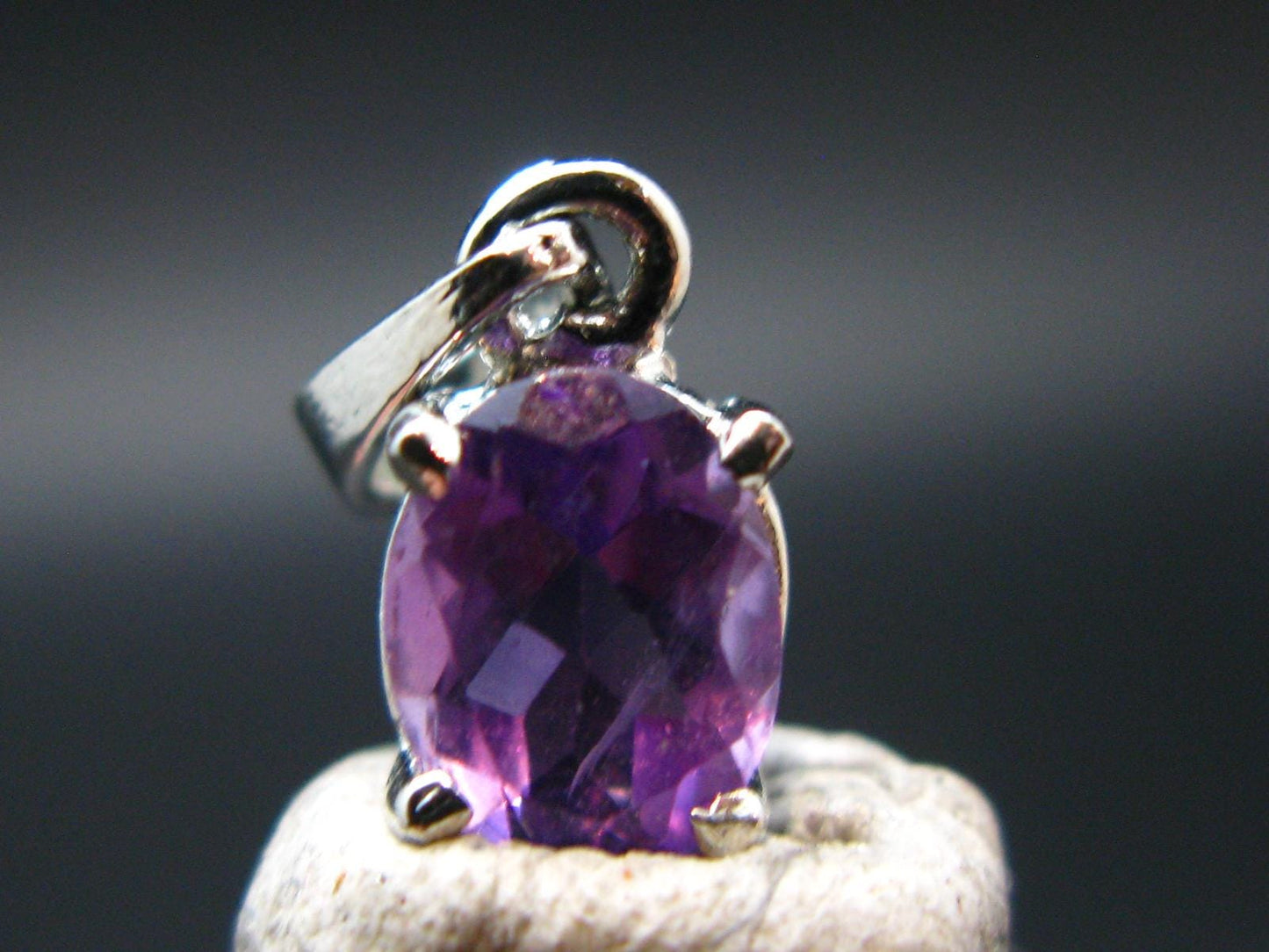 Large Genuine Rich Purple Faceted Amethyst Sterling Silver Pendant From Brazil - 0.6" - 1.03 Grams
