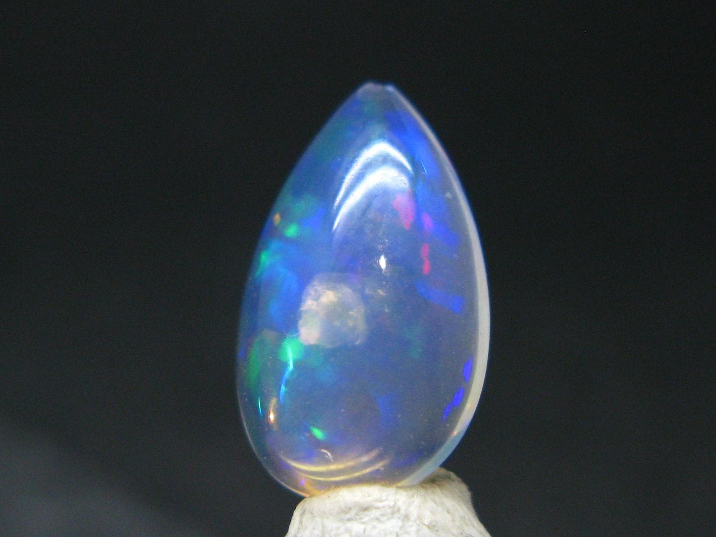 Precious Opal Cabochon From Welo Ethiopia - 3.14 Carats