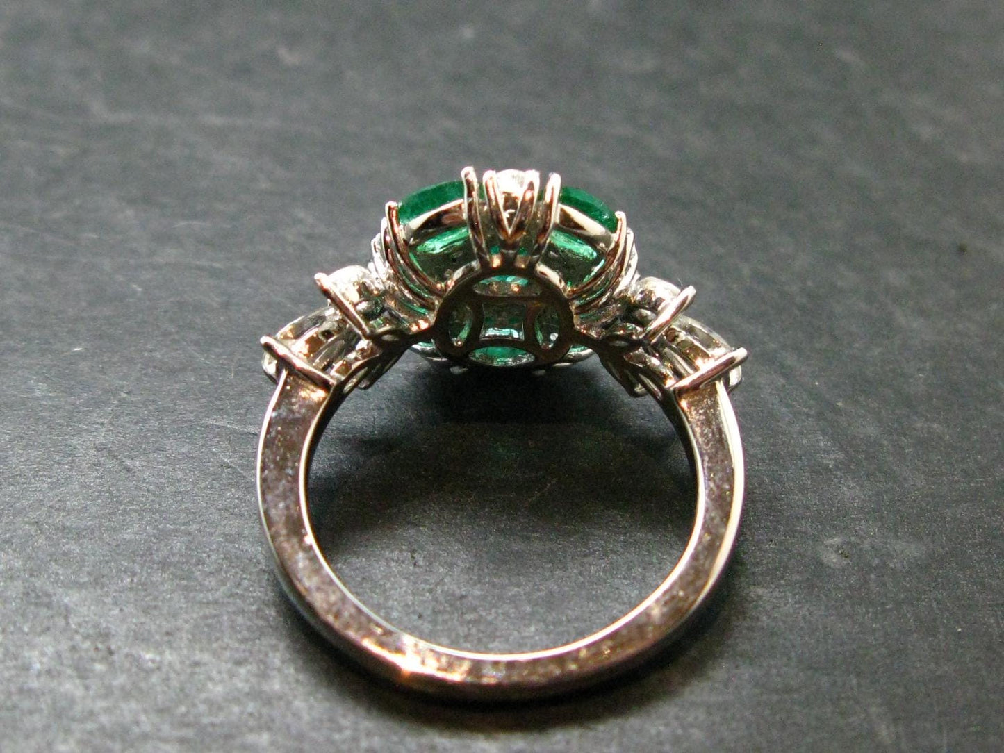 Emerald Faceted Silver Ring from Colombia - 4.51 Grams Total - Size 7.25