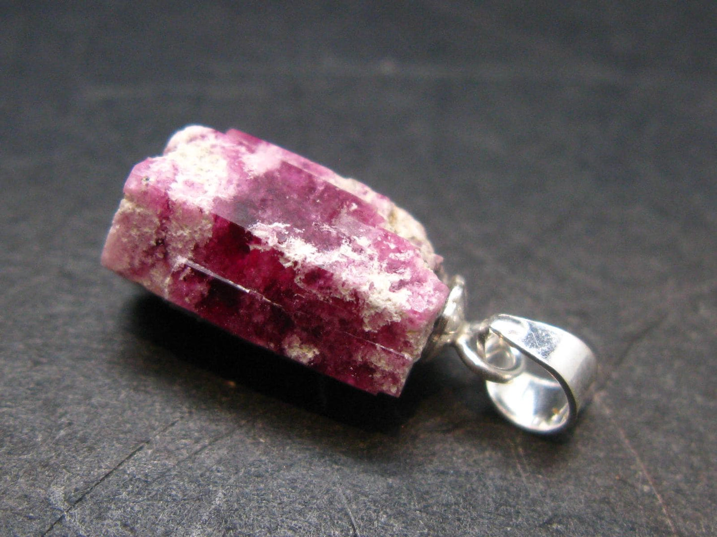 Bixbite Red Emerald Beryl Silver Pendant From Utah USA - 6.36 Carats - 0.8"