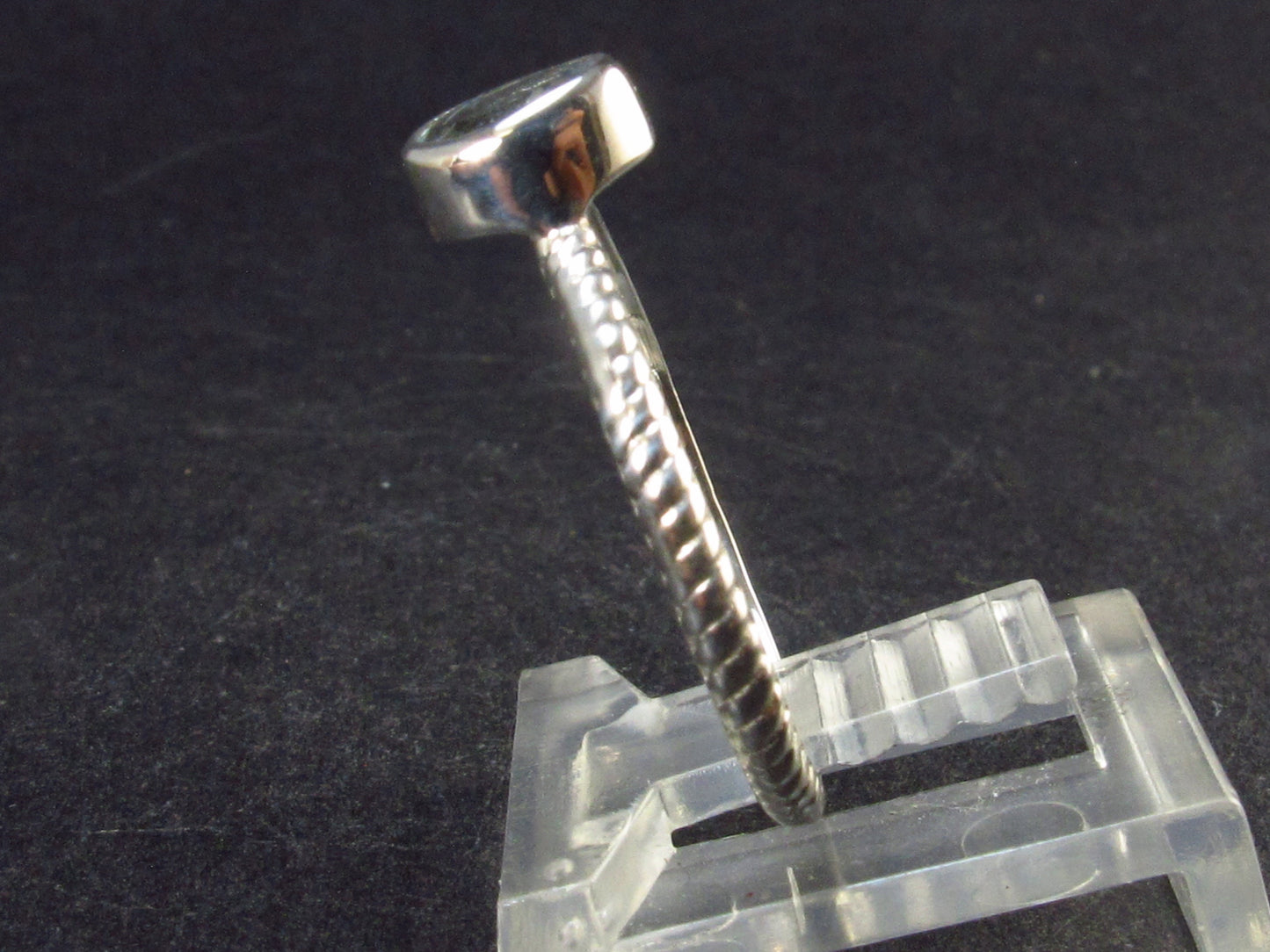 Natural Oval Shaped Facetted Blue Topaz Sterling Silver Ring - 1.4 Grams - Size 8.25