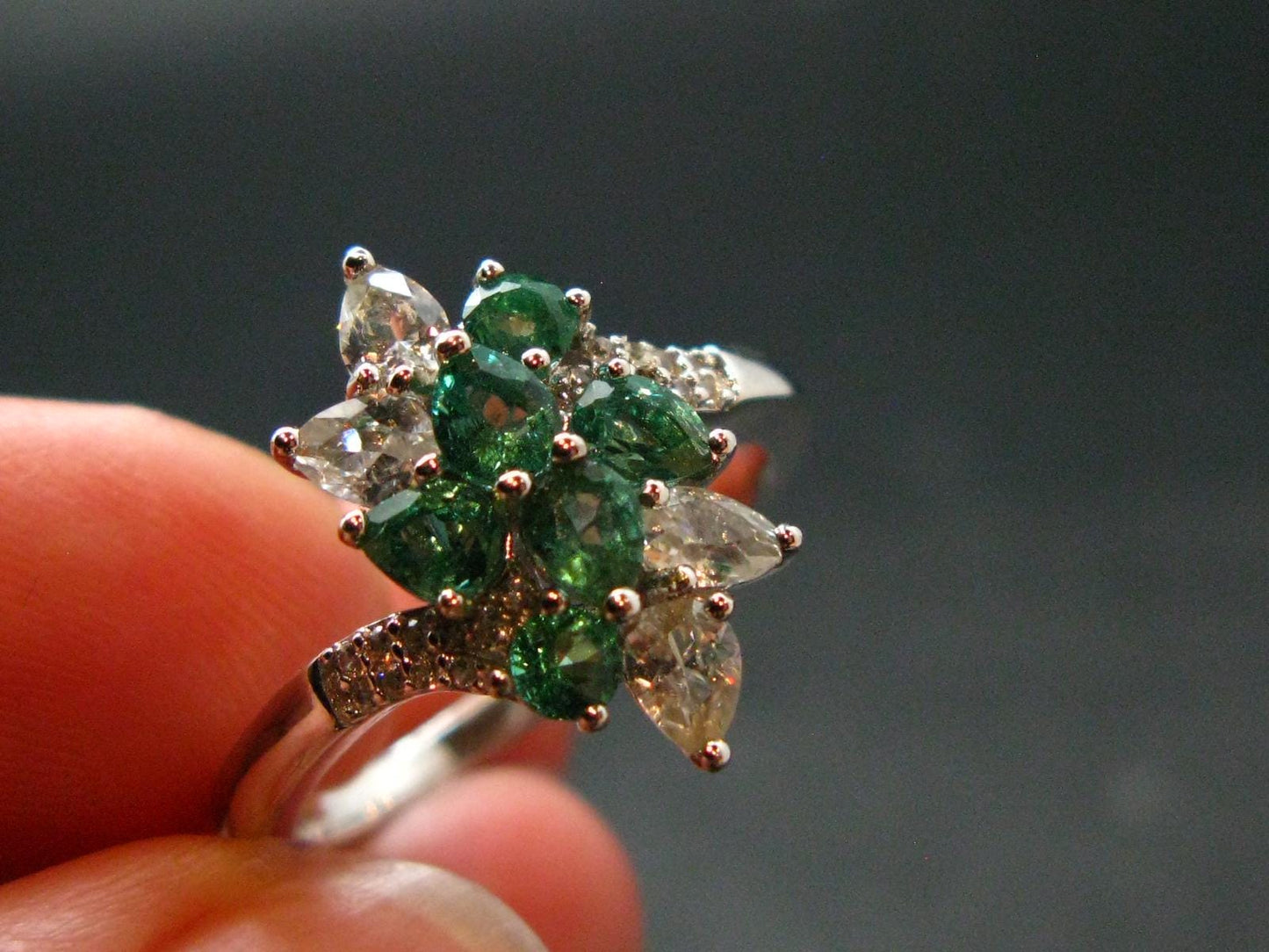 Emerald Faceted Silver Ring from Colombia - 3.75 Grams Total - Size 8.25