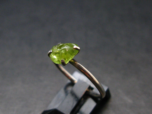 Peridot Olivine Sterling Silver Ring - Size 8 - 1.79 Grams