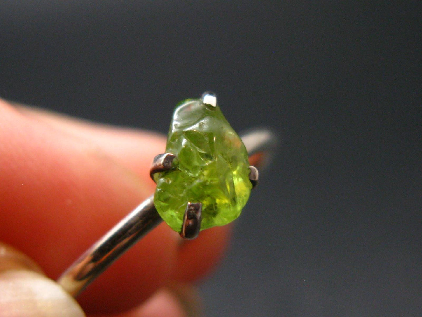 Peridot Olivine Sterling Silver Ring - Size 8 - 1.79 Grams