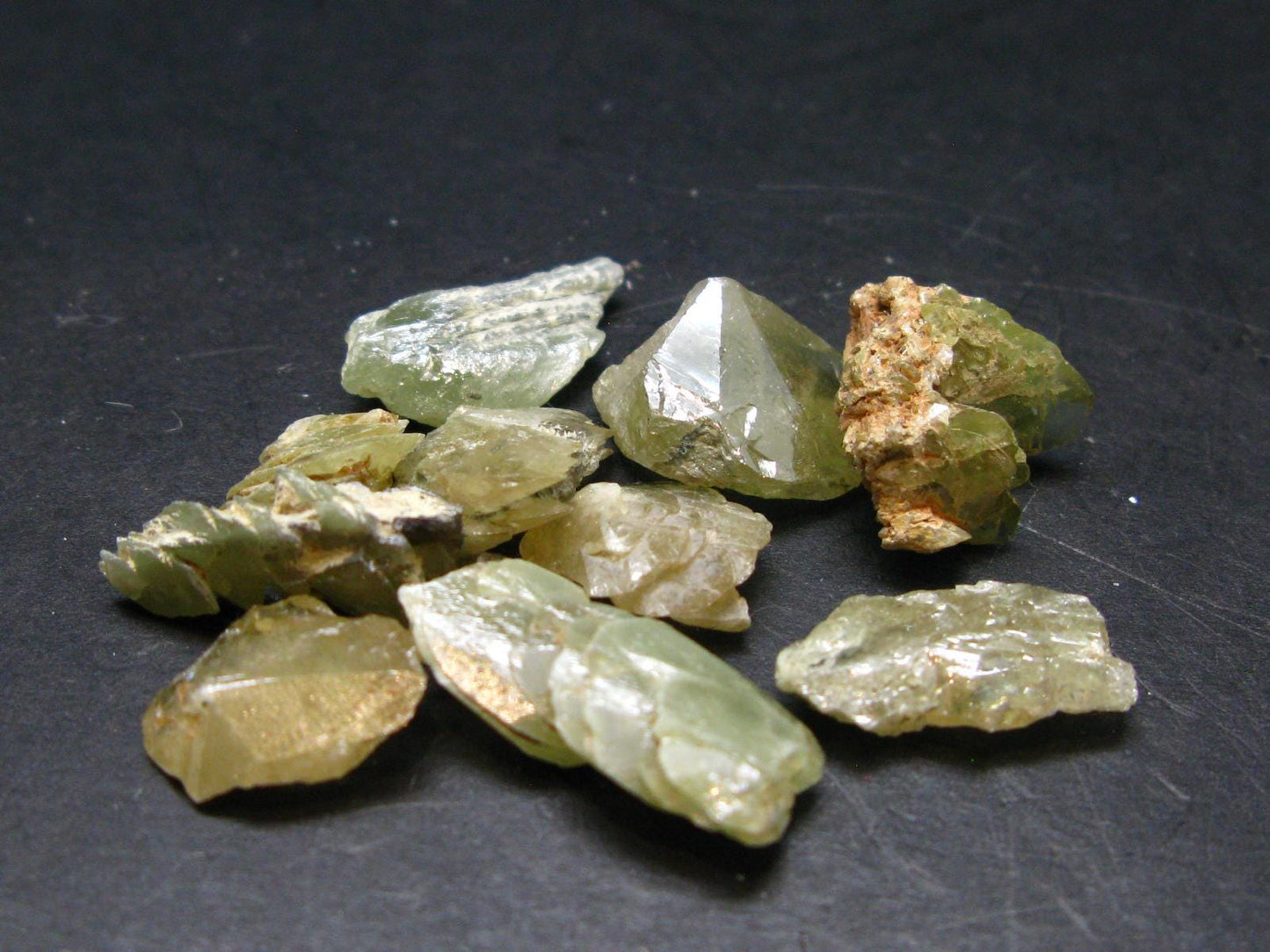 Lot Of 10 Titanite Sphene Crystals From Pakistan - 13.50 Grams