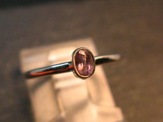 Genuine Alexandrite Gem Silver Ring From Russia - Size 4 - 1.32 Grams