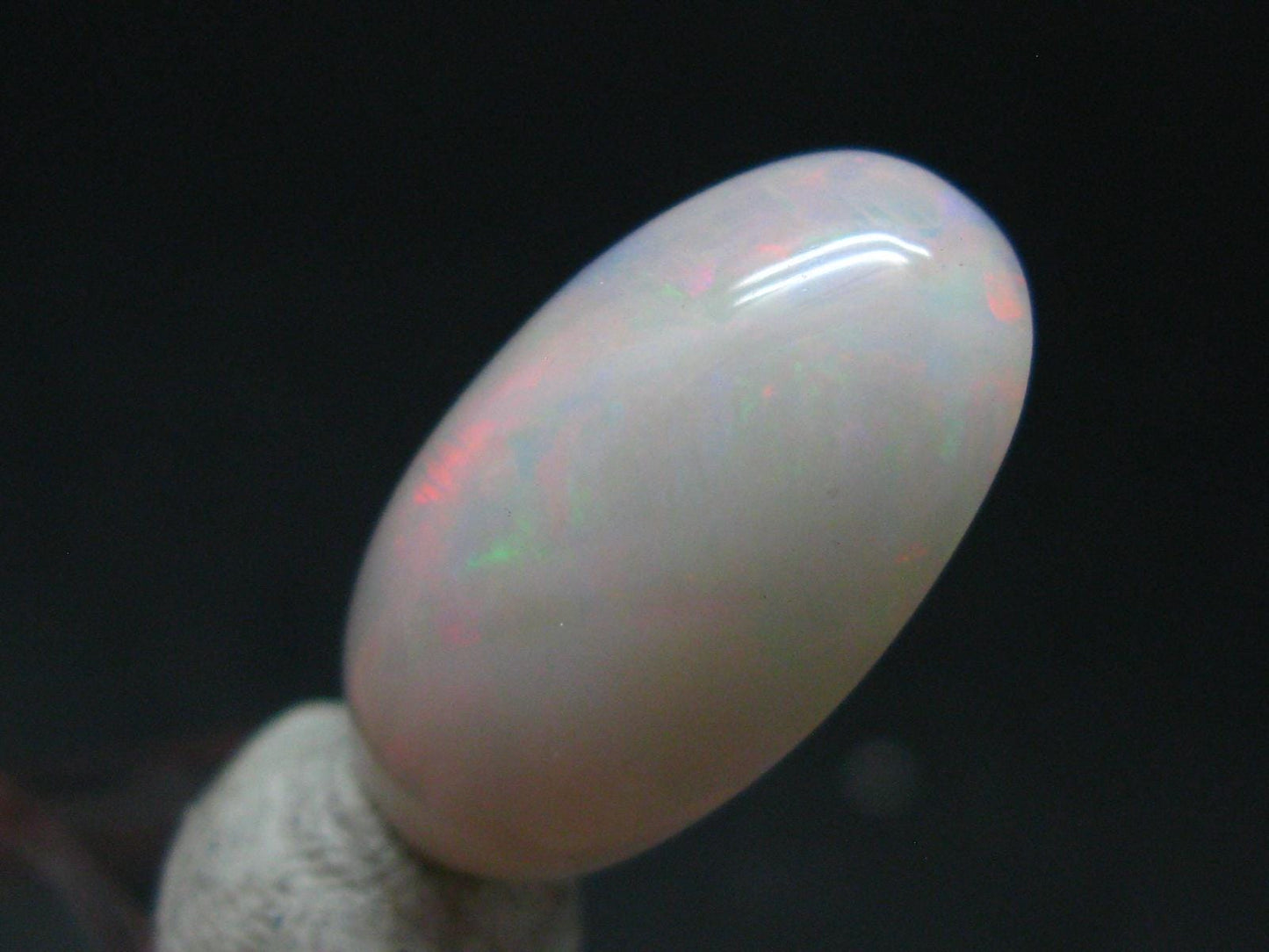 Precious Opal Cabochon From Welo Ethiopia - 10.69 Carats