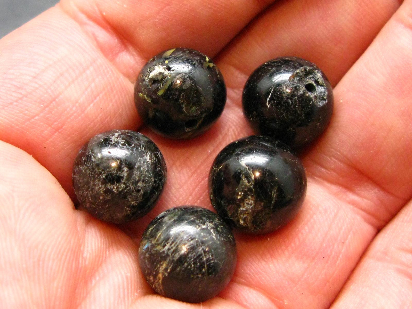 Nuumite Nuummite Genuine 5 beads ~ 12mm Round Beads *Chipped*