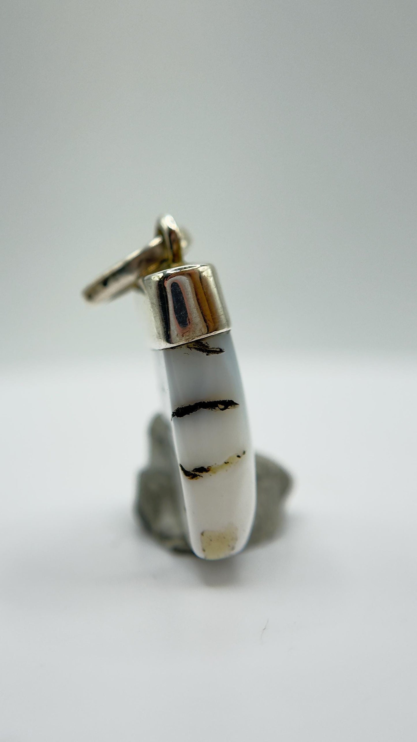 Elegant Dendritic Agate Pendant – Natural Scenic Pattern Gemstone Statement Jewelry