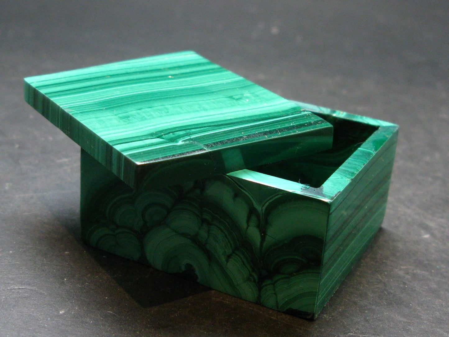 Rich Vibrant Green Malachite Box From Congo - 2.0" - 116.21 Grams