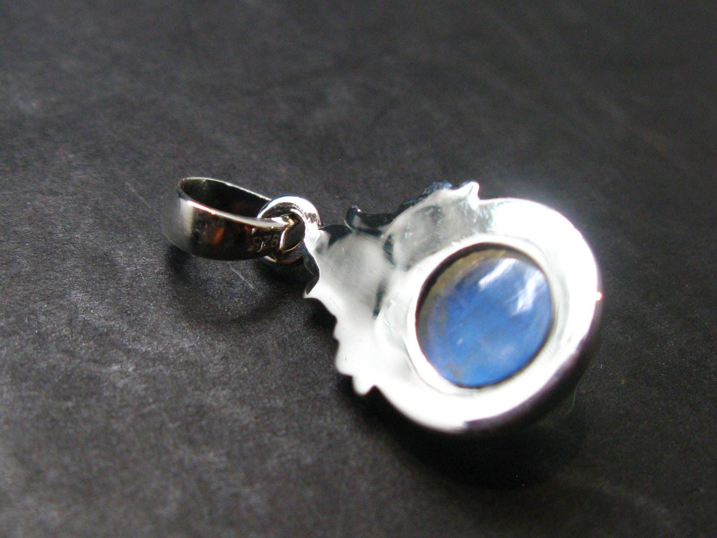 Natural Glow From Inside Moonstone 925 Silver Pendant - 0.9" - 2.25 Grams