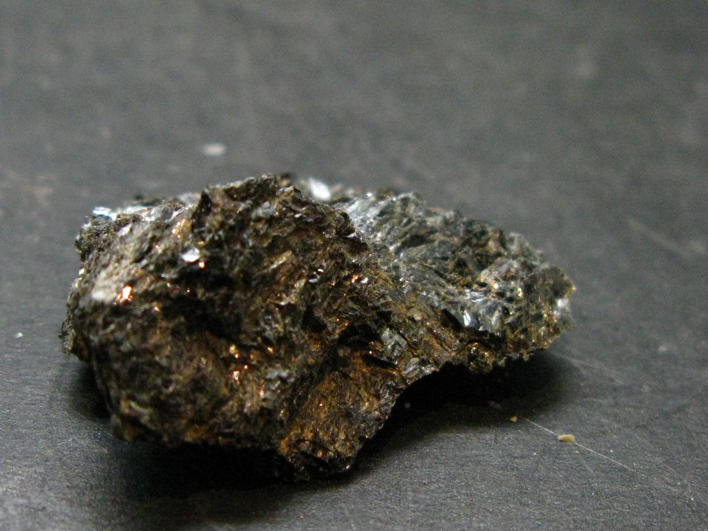 Rare Nuumite Nuummite Raw Piece From Greenland - 7.30 Grams - 1.1"