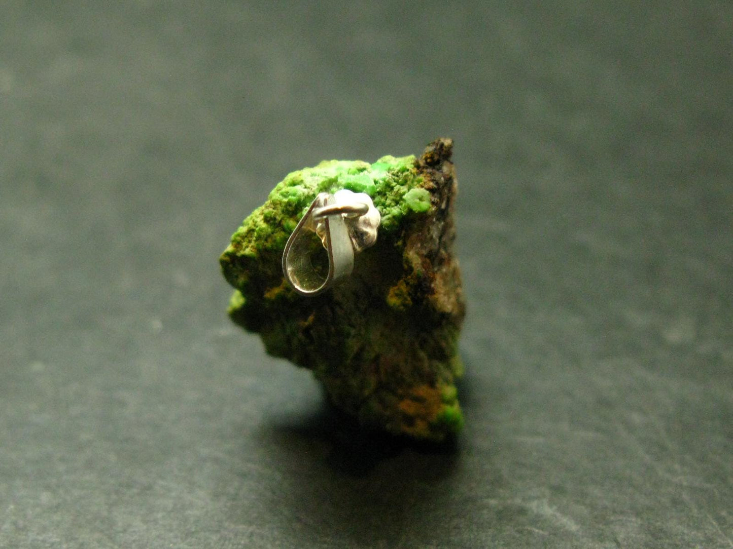 Gaspeite Silver Pendant From Australia - 1.0" - 5.40 Grams
