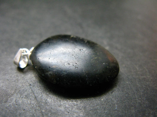Very Rare Sterling Silver Nuumite Nuummite Pendant From Greenland - 1.2" - 3.79 Grams