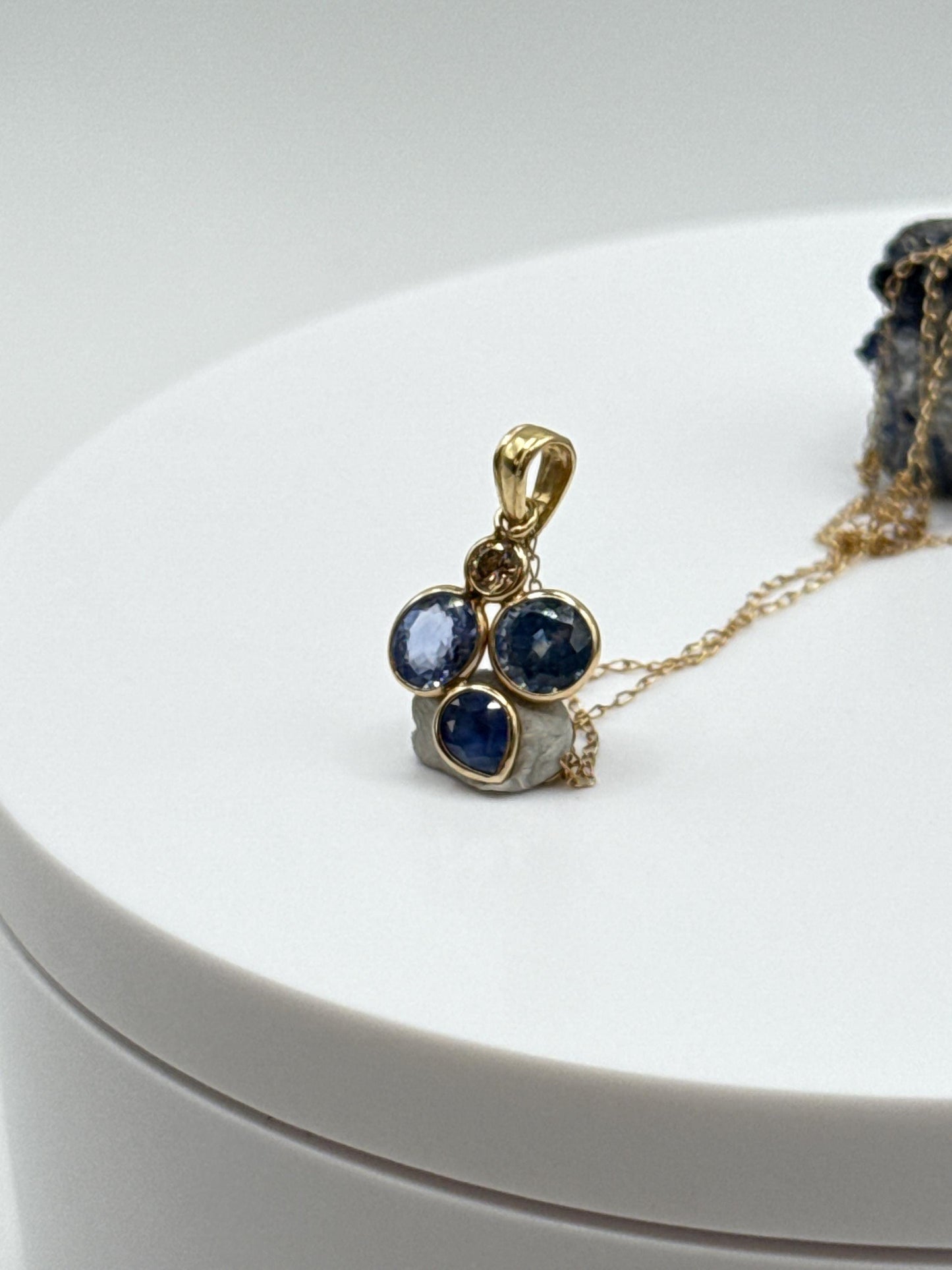 Sapphire Cluster Pendant Necklace | Natural Blue Sapphire Gold Necklace | Unique September Birthstone Jewelry - 1.28 g