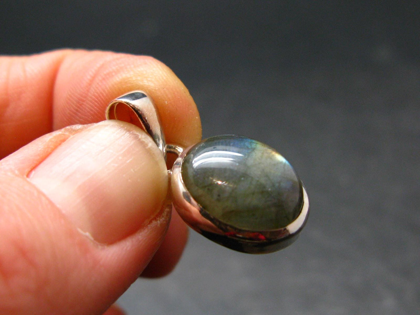 Labradorite Pendant In 925 Sterling Silver From Madagascar - 0.9'' - 2.91 Grams