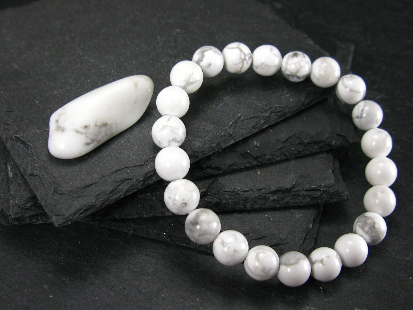 Howlite Genuine Bracelet ~ 7 Inches ~ 8mm Round Beads