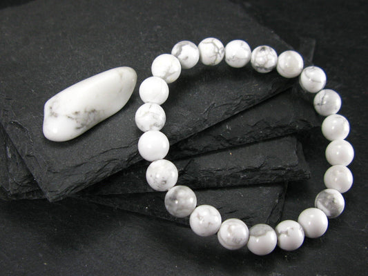Howlite Genuine Bracelet ~ 7 Inches ~ 8mm Round Beads