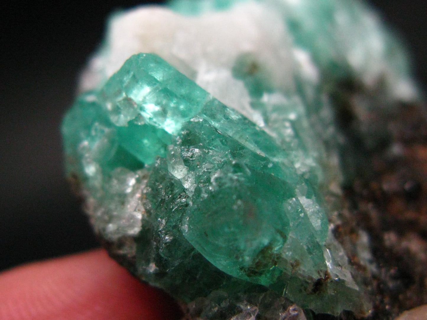 Emerald Beryl Cluster from Pakistan - 1.8" - 34.83 Grams
