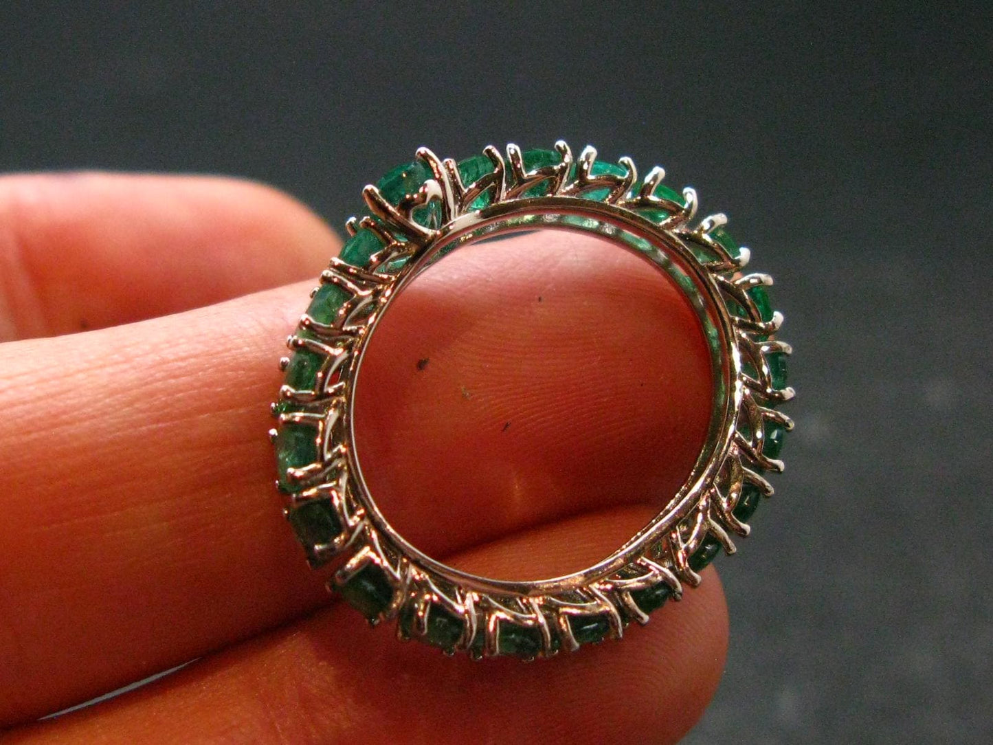 Emerald Faceted Silver Ring from Colombia - 2.64 Grams Total - Size 7