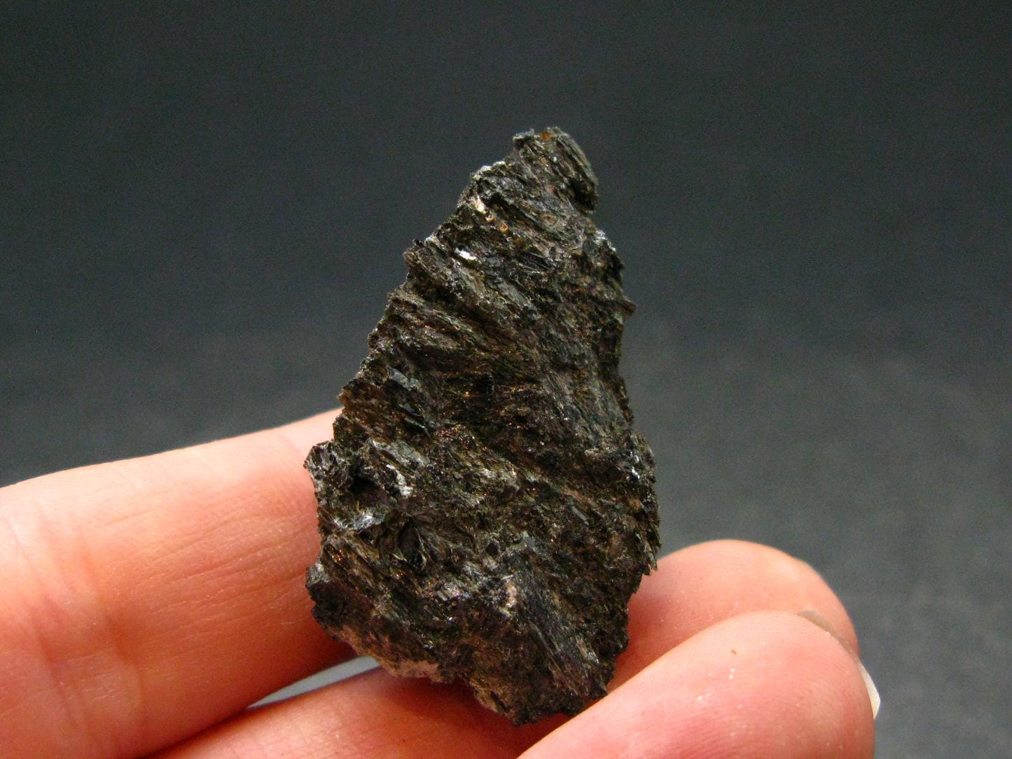 Rare Nuumite Nuummite Raw Piece From Greenland - 9.92 Grams - 1.4"