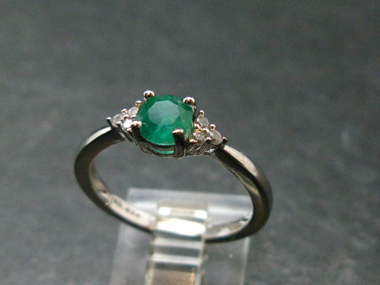 Emerald Faceted Silver Ring from Colombia - 2.35 Grams Total - Size 8