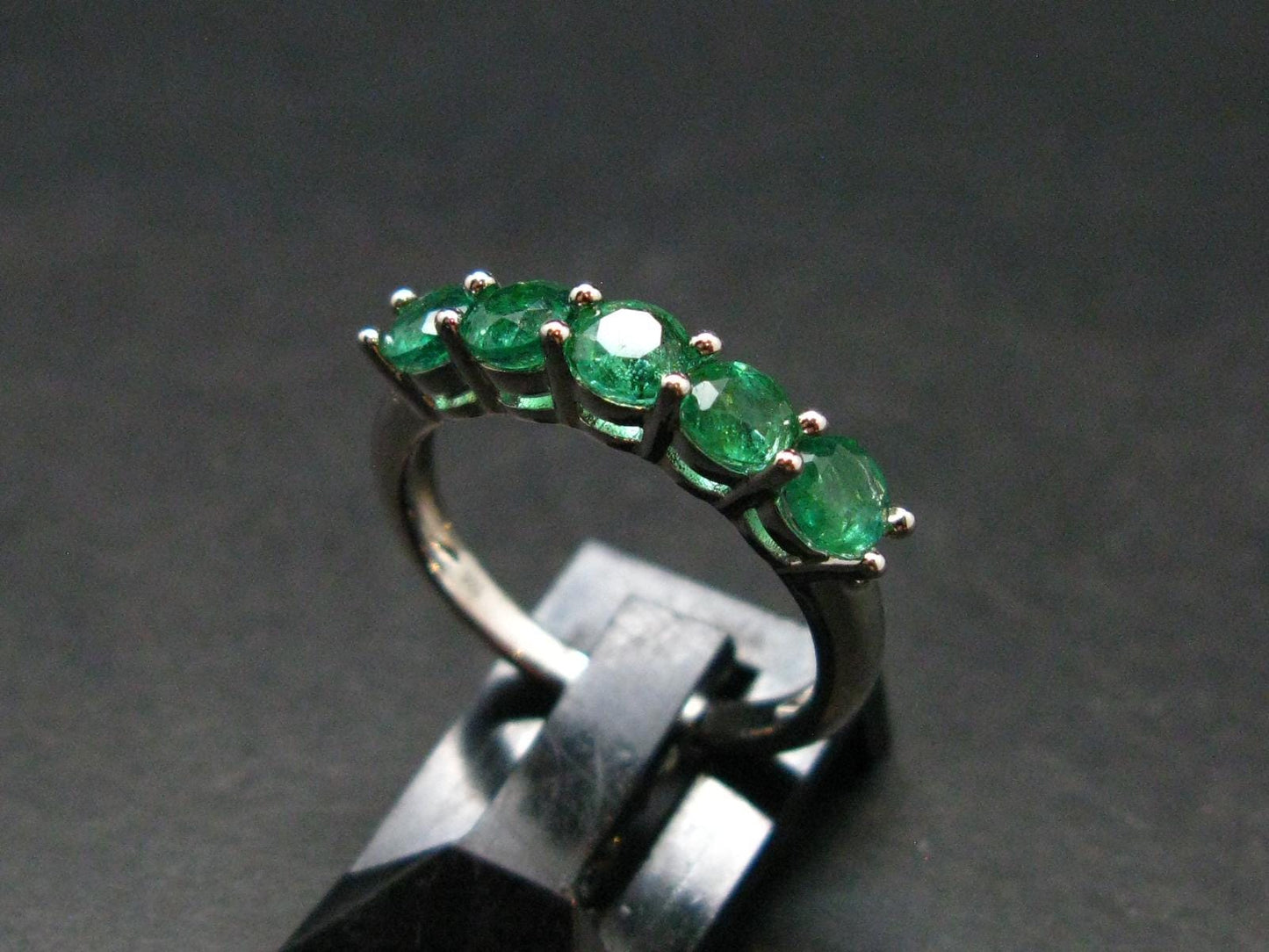 Emerald Crystal Silver Ring from Colombia - 1.25 Carats - Size 6