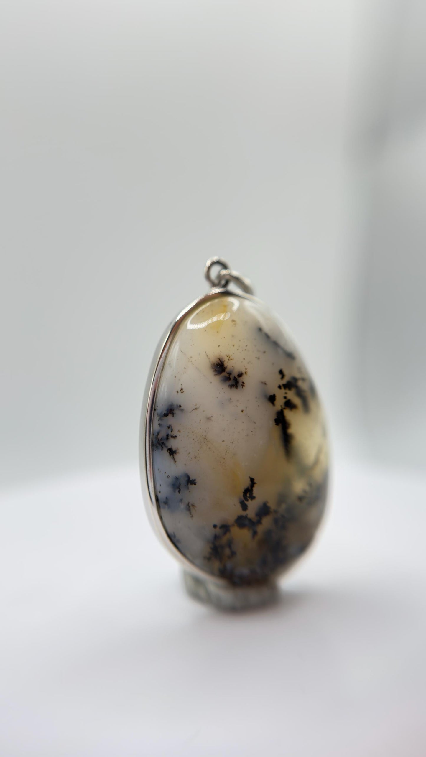 Elegant Dendritic Agate Oval Pendant – Natural Scenic Landscape Stone Jewelry