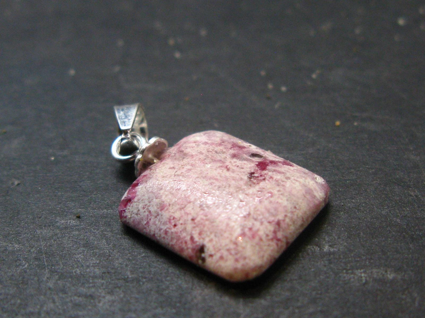 Bixbite Red Emerald Beryl Silver Pendant From Utah USA - 5.5 Carats - 0.8"
