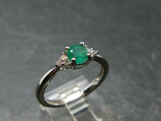 Emerald Faceted Silver Ring from Colombia - 2.35 Grams Total - Size 8