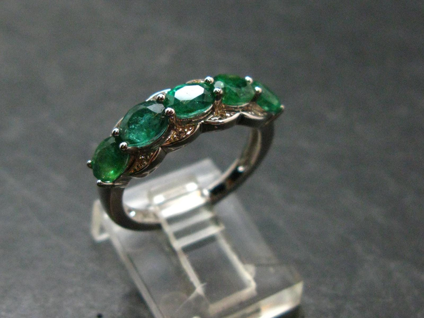 Emerald Faceted Silver Ring from Colombia - 3.05 Grams Total - Size 6