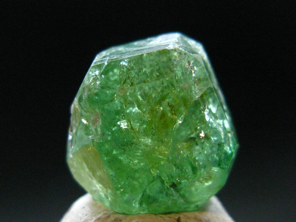 Gem Tsavorite Tsavolite Garnet Crystal From Tanzania - 12.85 Carats - 0.5"