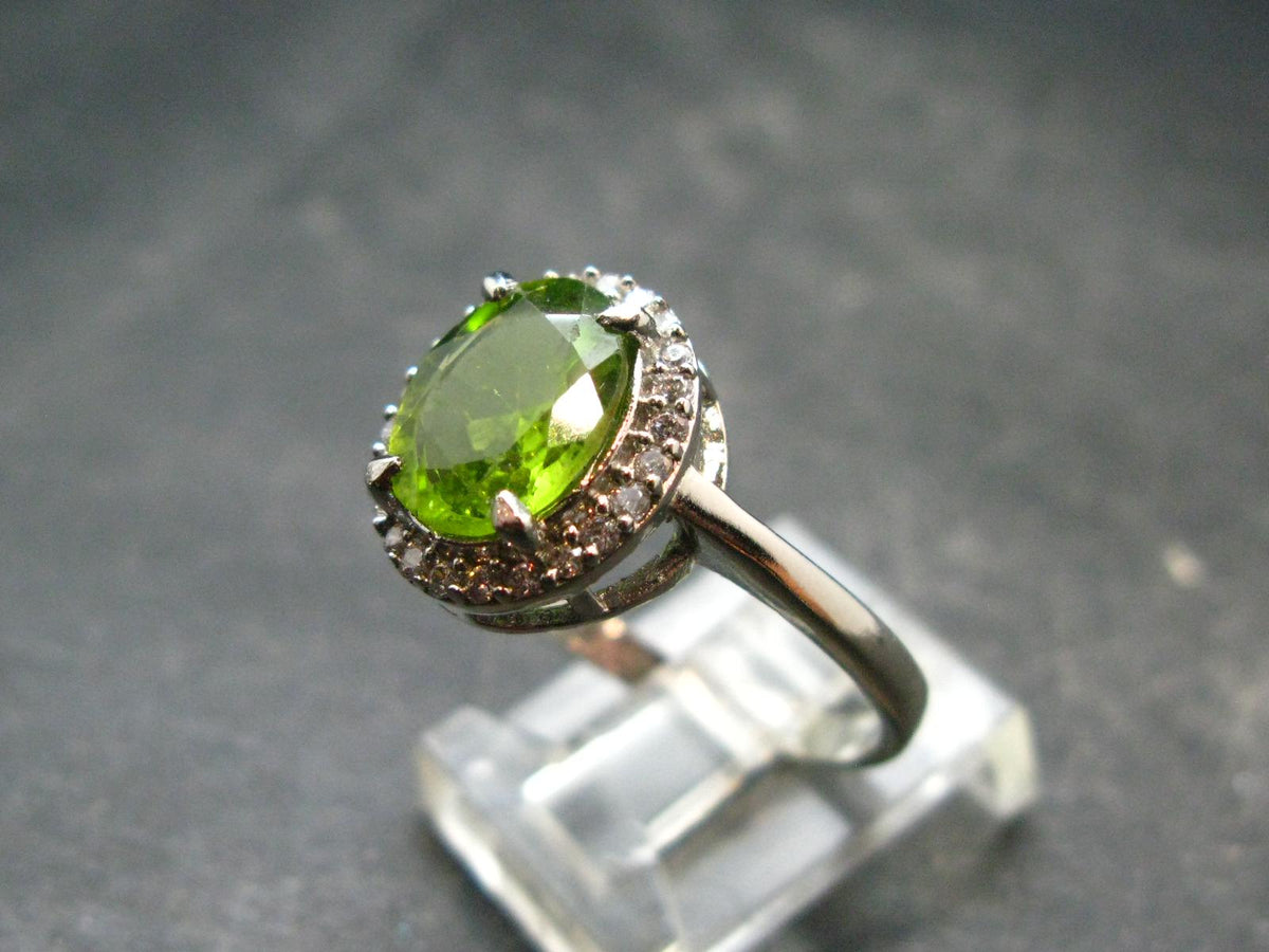 Natural Faceted Peridot Olivine Sterling Silver Ring - 3.54 Grams - Size 8.75